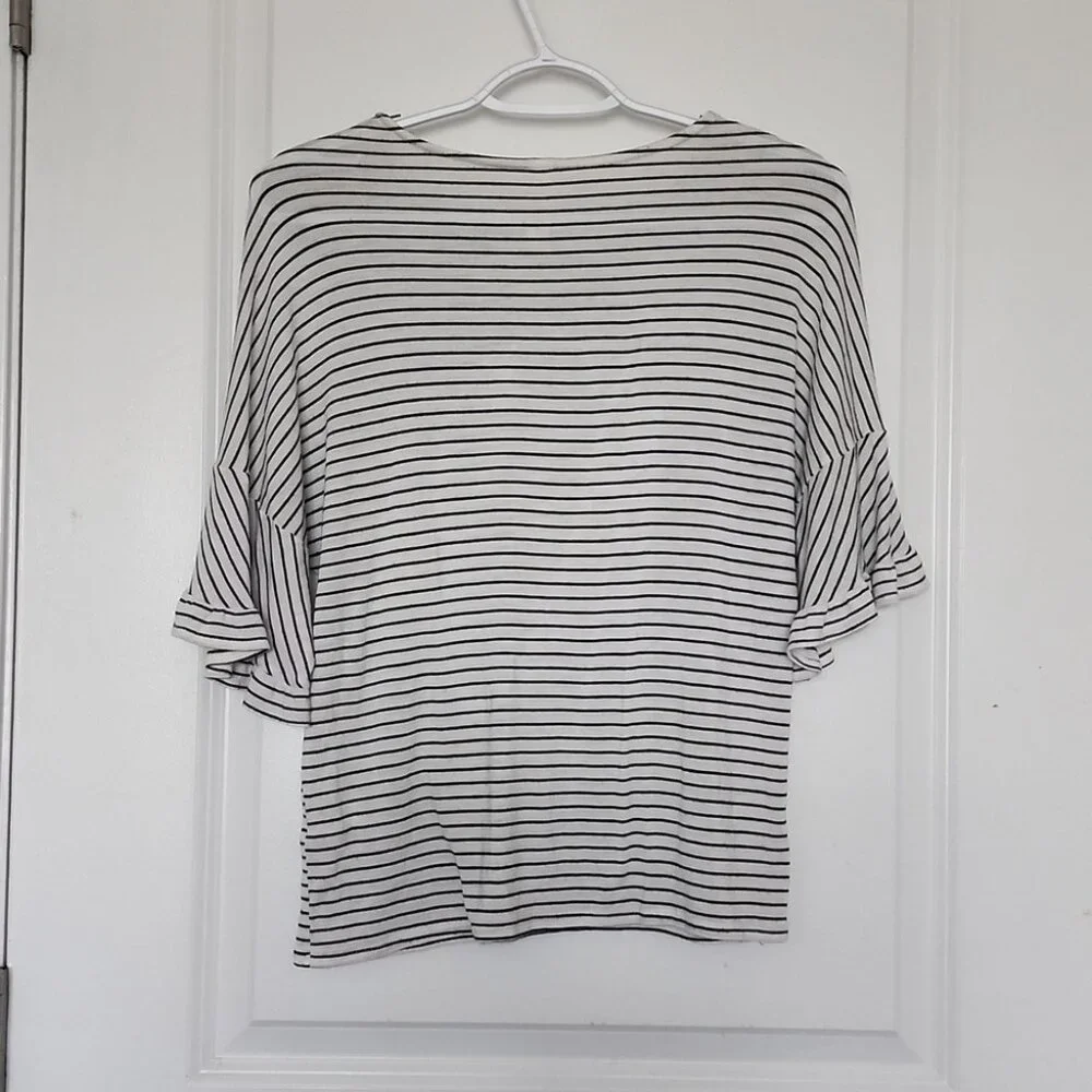 JOLIE  Ruffle Sleeve Top Size Small - Picture 2 of 4
